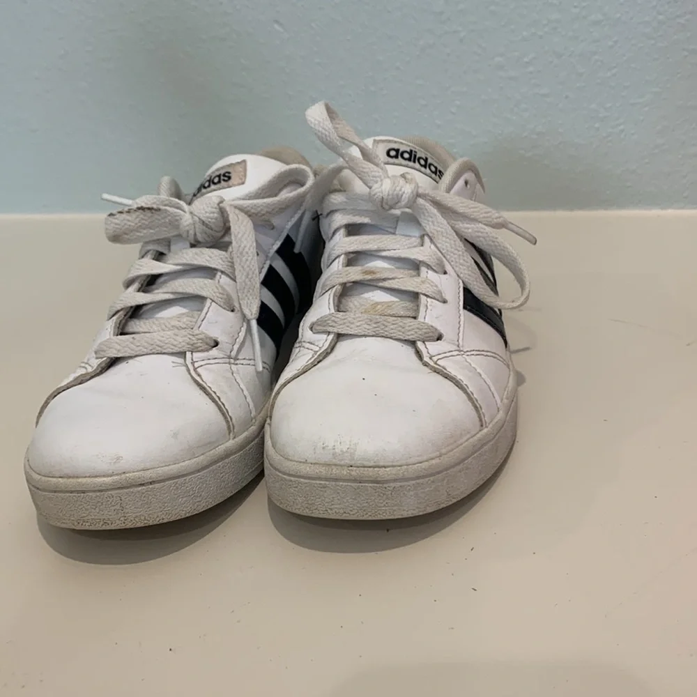 Adidas neo shoes - Picture 2 of 5